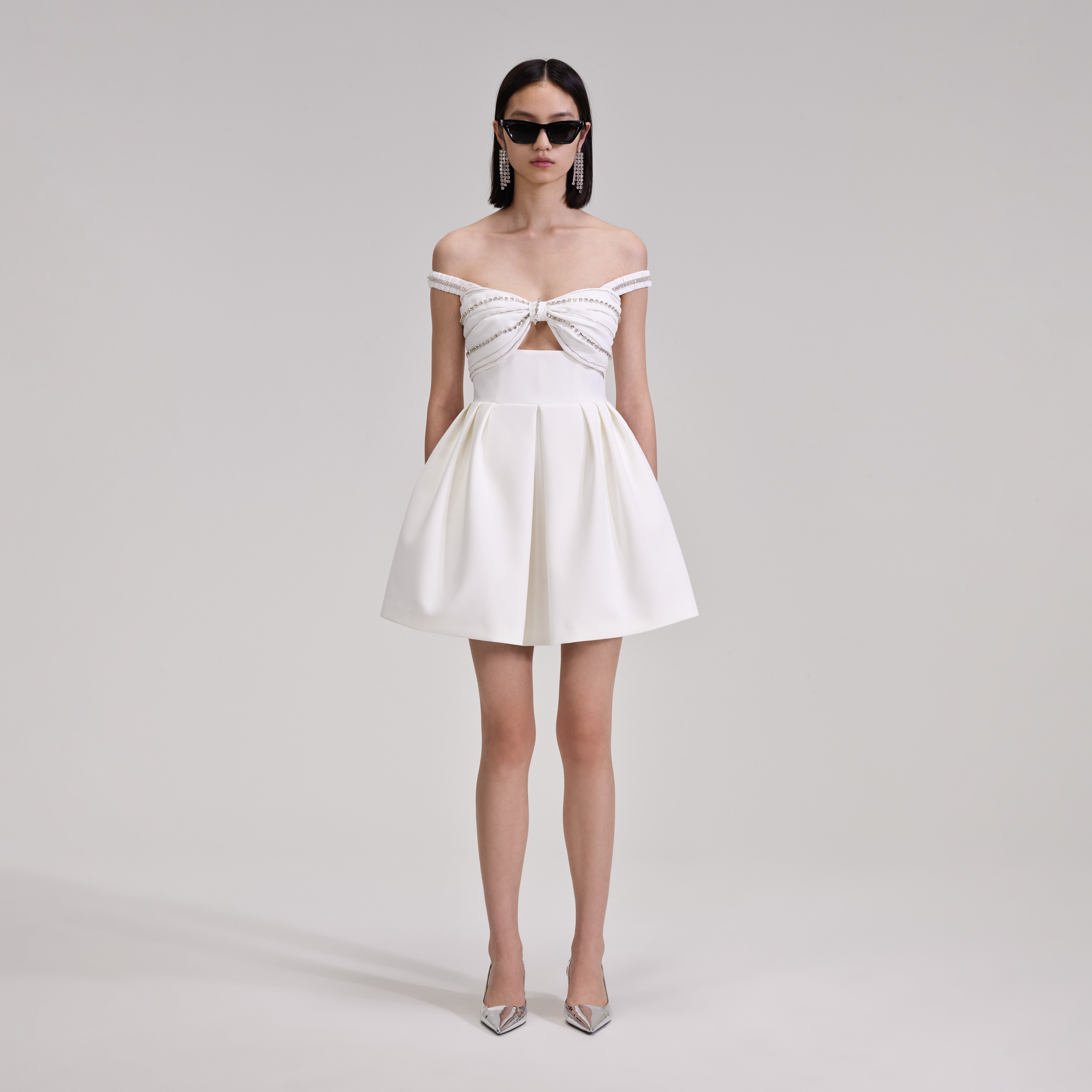 Self portrait white 2024 off shoulder dress