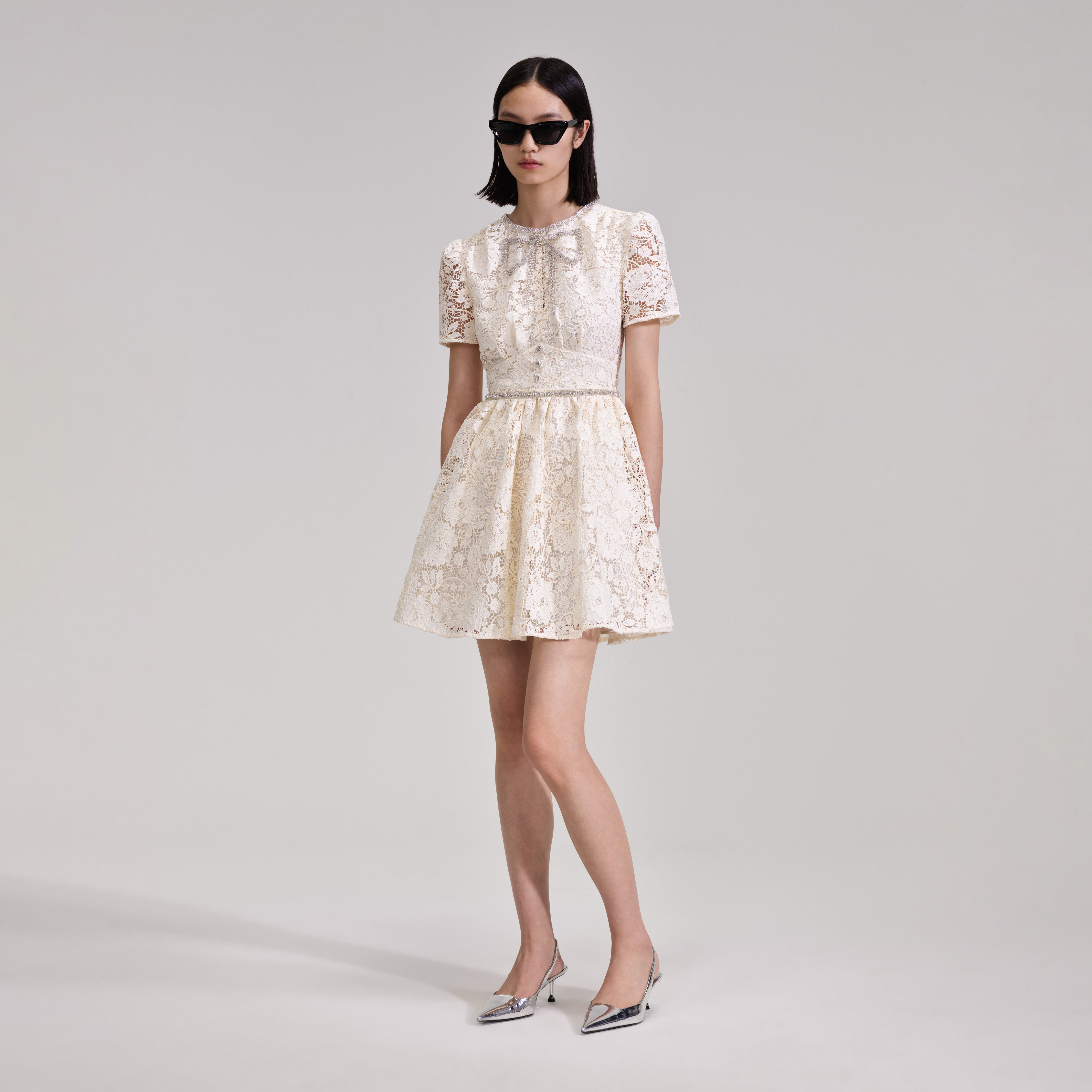 Cream lace best sale short dress