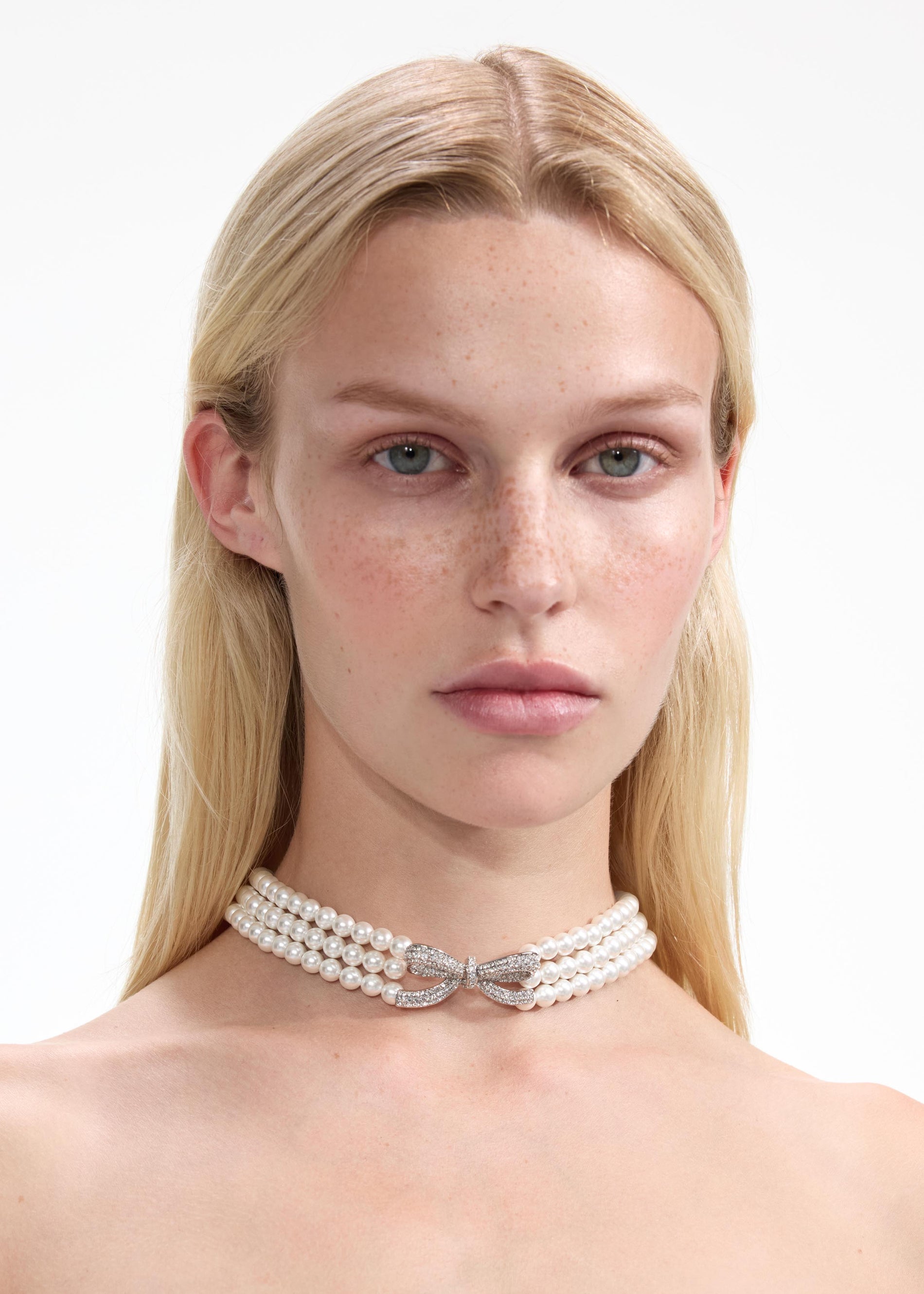 Pearl Bow Choker